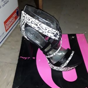 Micheal ant. Black satin strap w/ snake skin heels